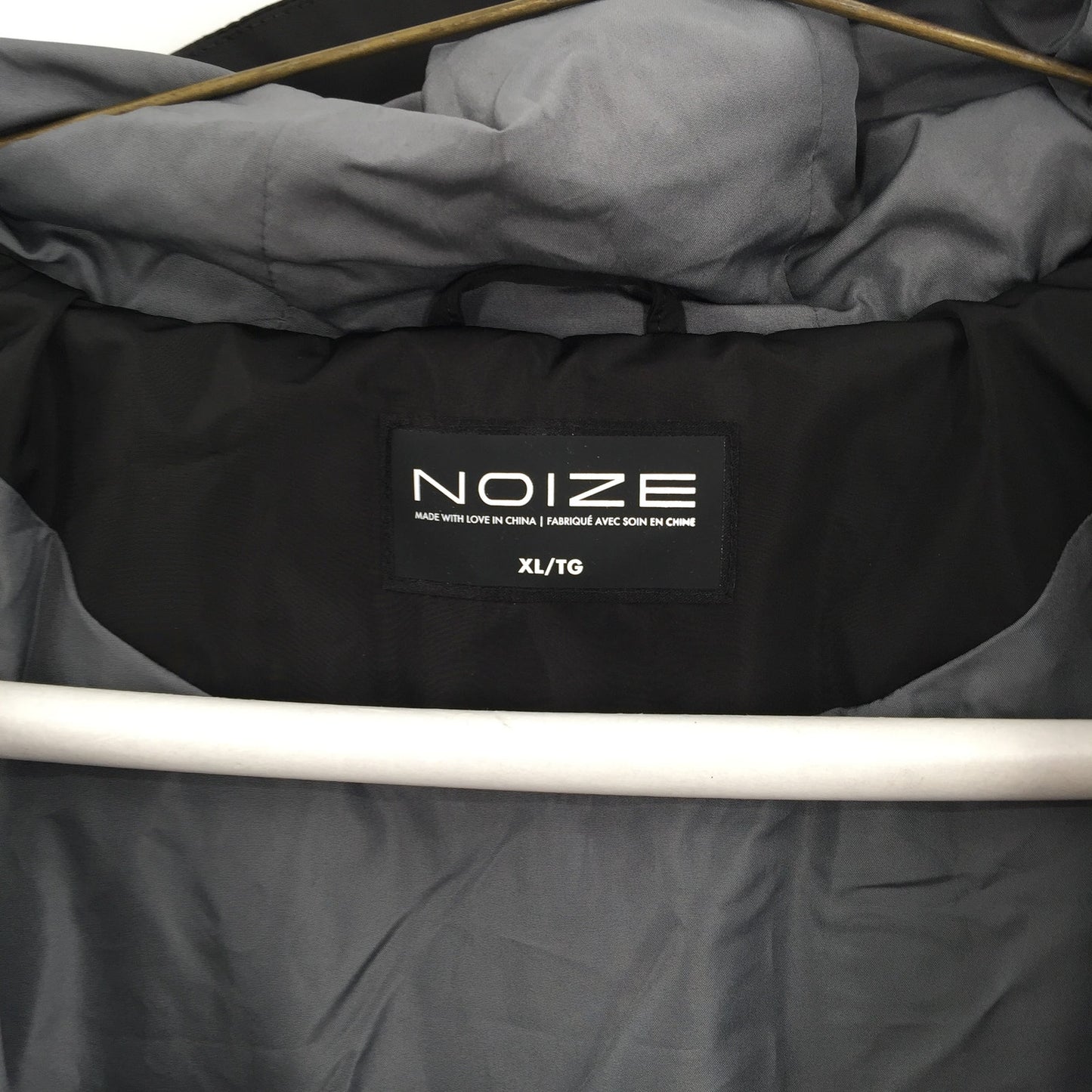 Noize Windbreaker Techno Bonded Hooded Rain Jacket Long Sleeve Black SZ X-Large