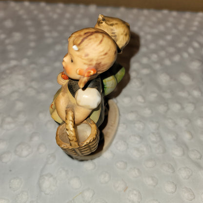 RARE MI HUMMEL #49/0 W. Germany "TO MARKET" FIGURINE TMK3 1960-72 Wine in Basket