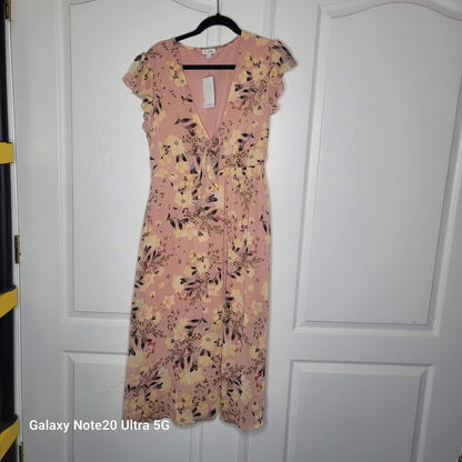 Love, Fire VNeck Large Floral Dress Flutter Sleeve Keyhole Detail Peachy Elastic
