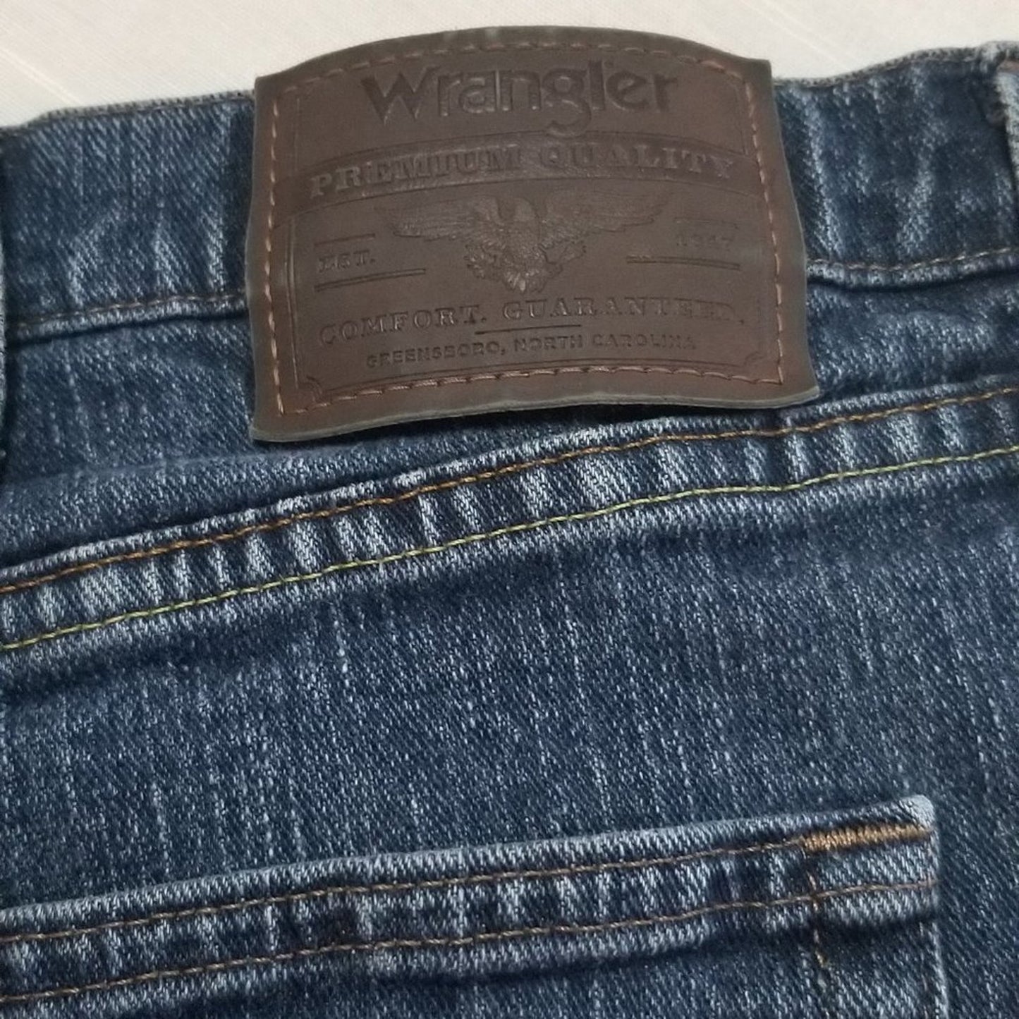 Wrangler Authentic Jeans Denim Relaxed Fit Cotton 46" Waist 32" Inseam Dark Wash