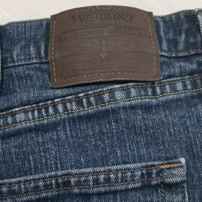 Wrangler Authentic Jeans Denim Relaxed Fit Cotton 46" Waist 32" Inseam Dark Wash