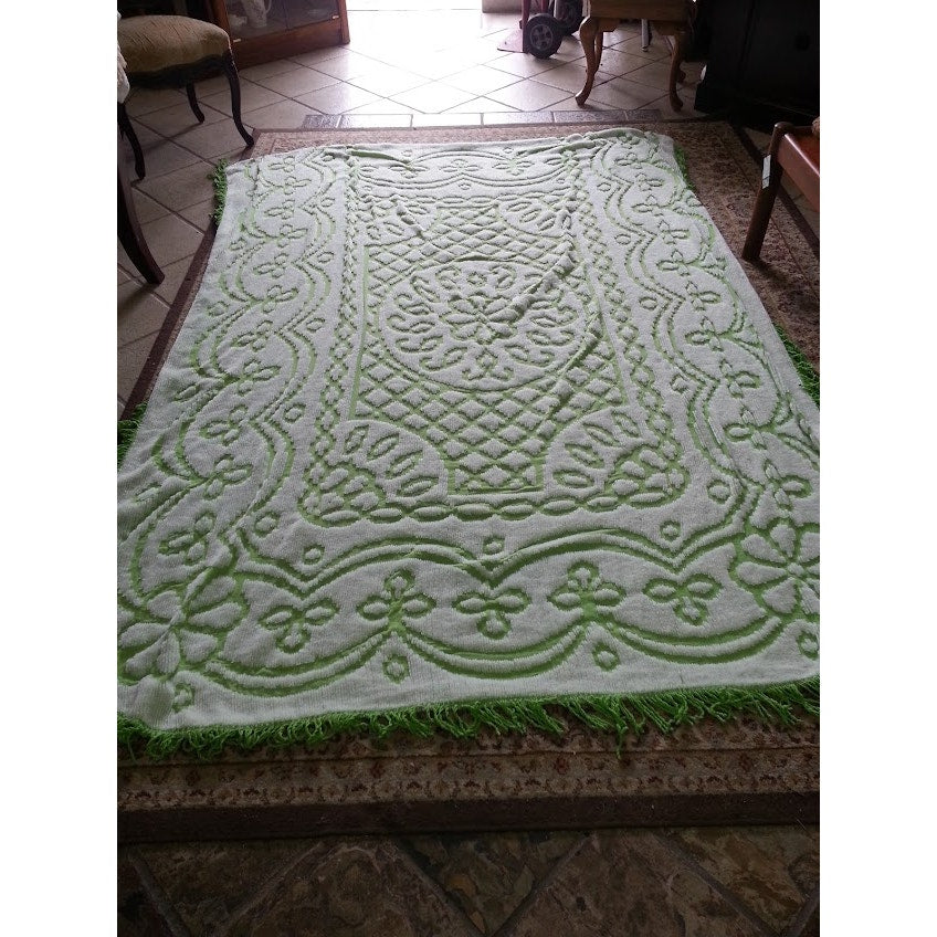 Vintage Chenille White Green Tassels Rounded Bottom Blanket Quilt Bedspread
