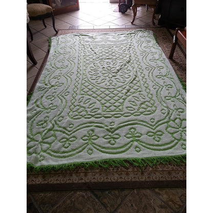 Vintage Chenille White Green Tassels Rounded Bottom Blanket Quilt Bedspread