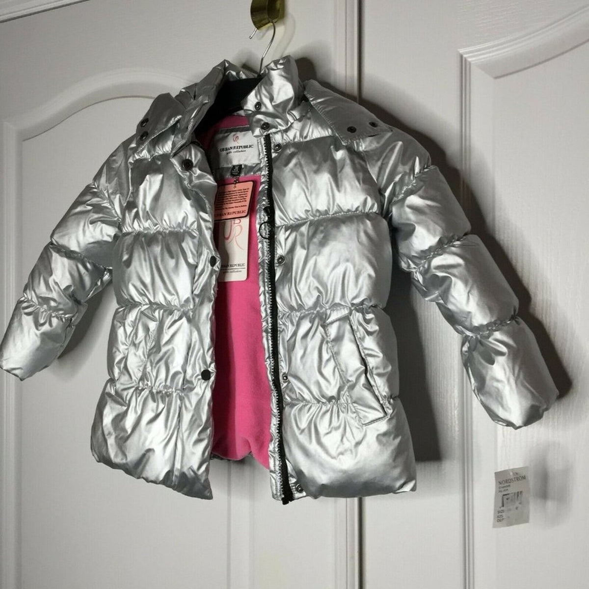 Urban Republic Silver Puffer Jacket Hood Long Sleeves Medium 5/6 Childs Girls