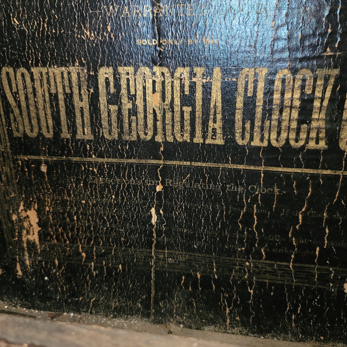 South Georgia Clock Co. Table wood clock damaged walnut veneer case key pendulum