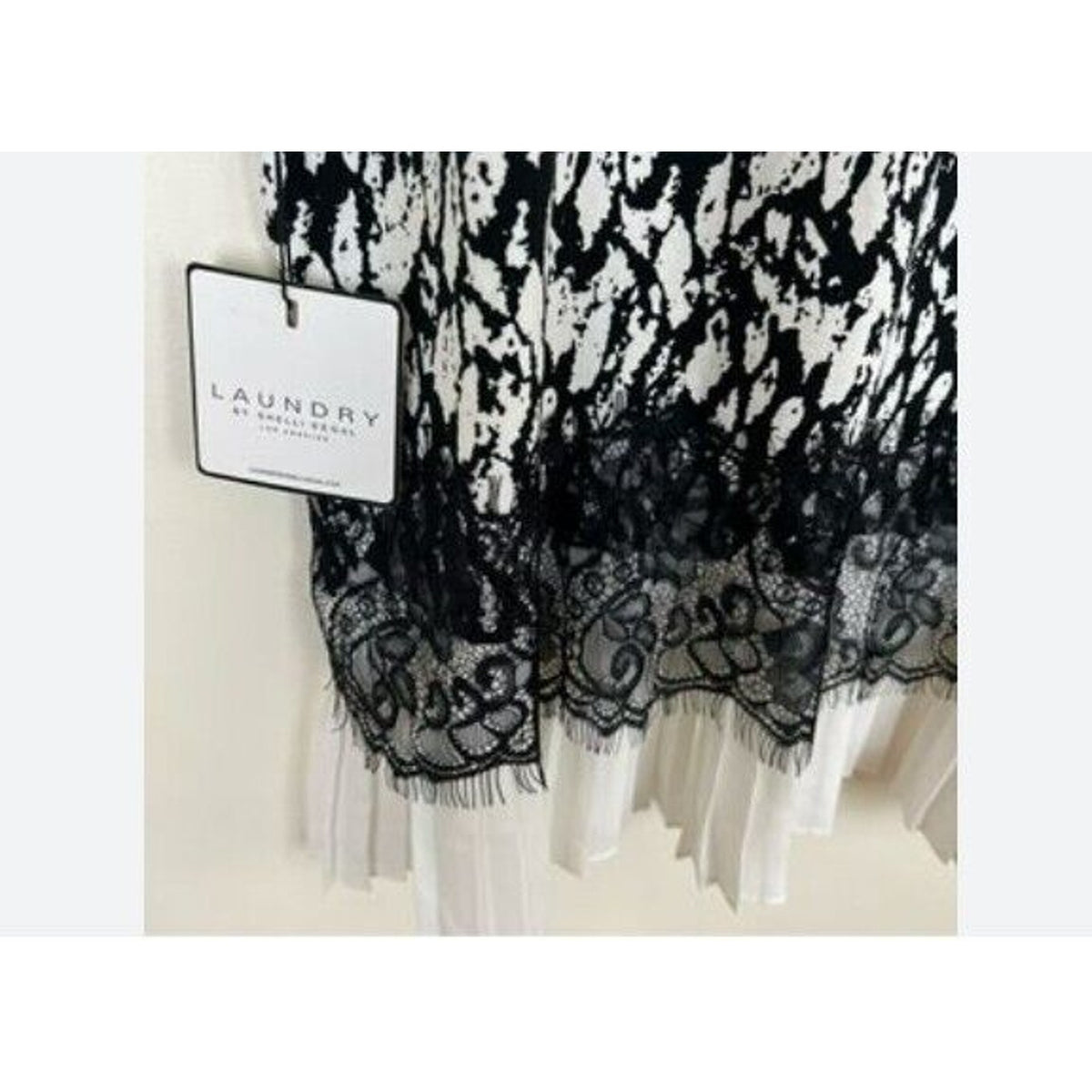Laundry by Shelli Segal Chic Pleated Lace Trim Top Medium Black & White NWT