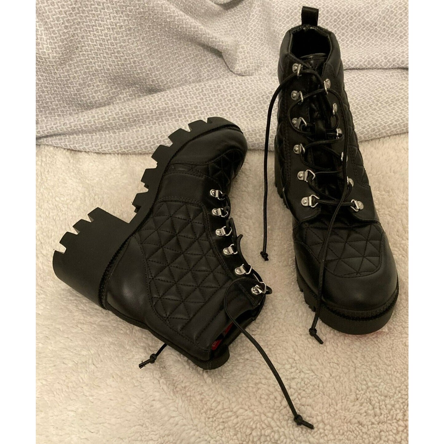 Schutz Cory Leather Quilted Lug Sole Lace Up Combat Boots Size 9B Black NWT
