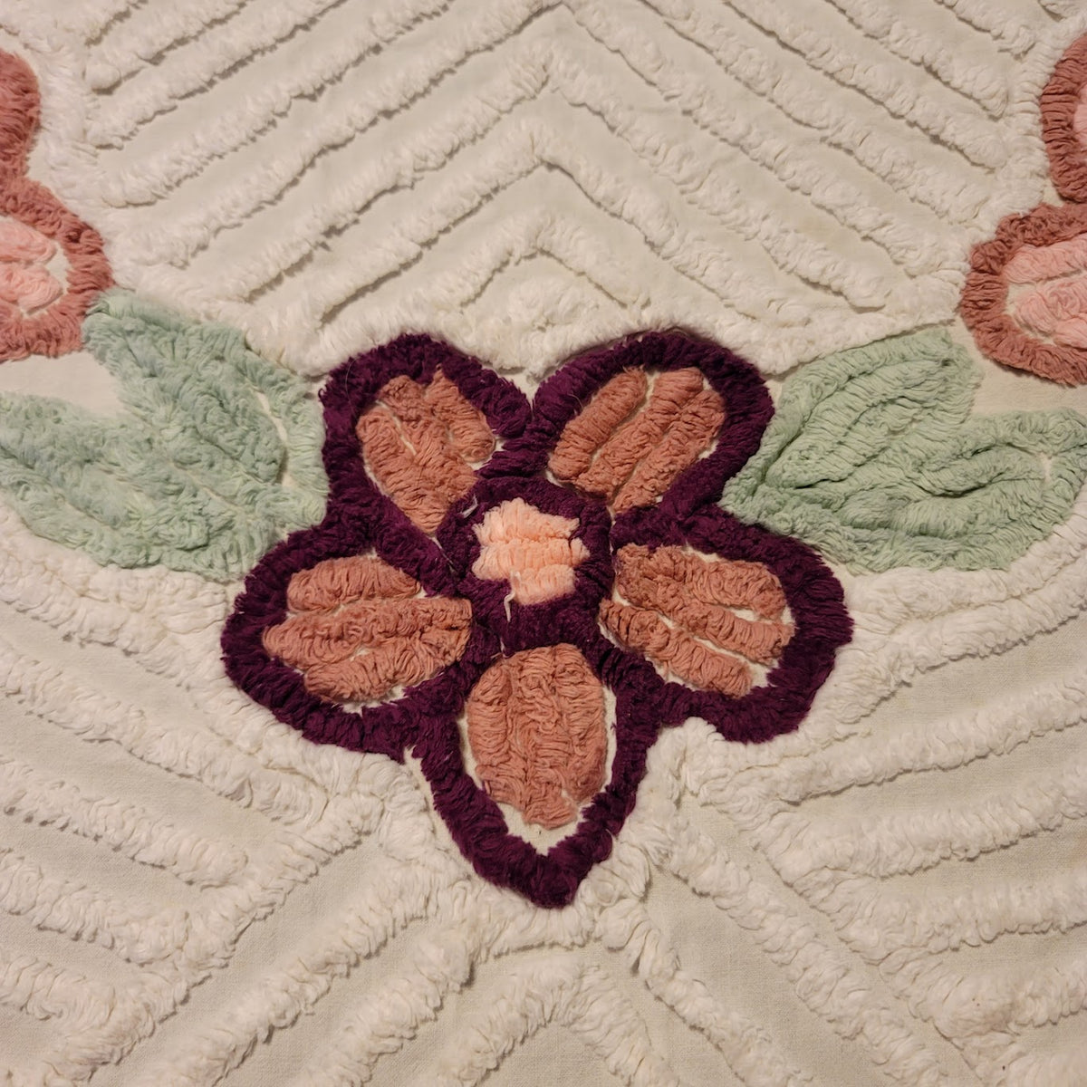 Chenille Full Bedspread Florals NEEDS REPAIR Queen cutter crafts florals flower