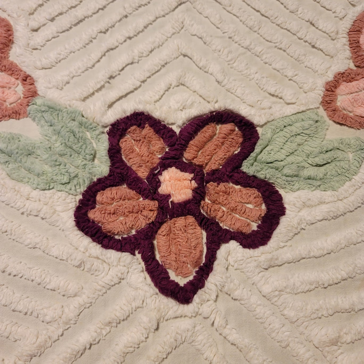 Chenille Full Bedspread Florals NEEDS REPAIR Queen cutter crafts florals flower