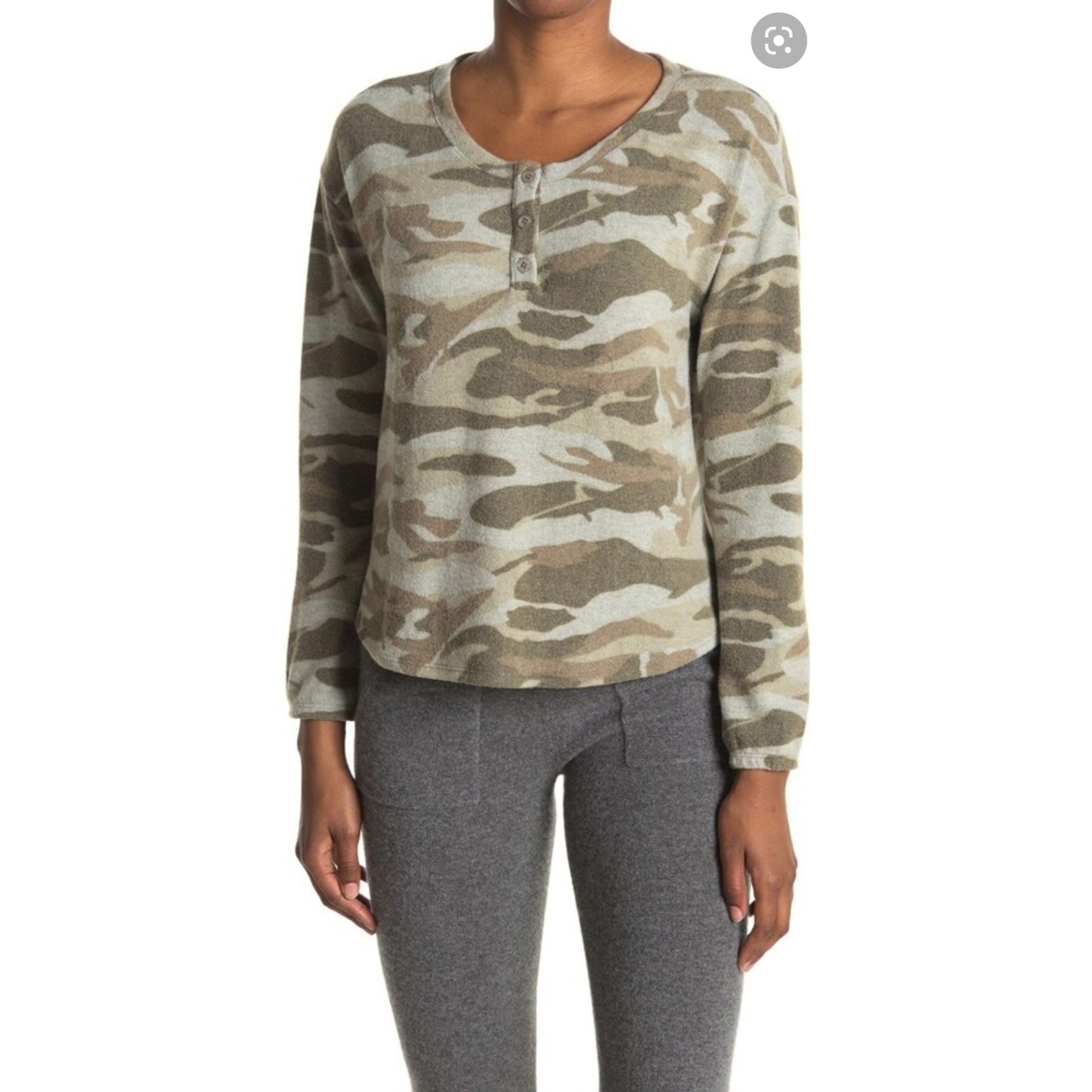 Socialite Printed Scoop Neck Henley Pullover Camo Shirt Soft Long Sleeve LARGE