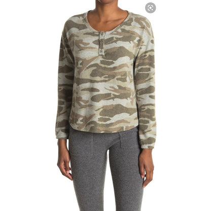 Socialite Printed Scoop Neck Henley Pullover Camo Shirt Soft Long Sleeve LARGE