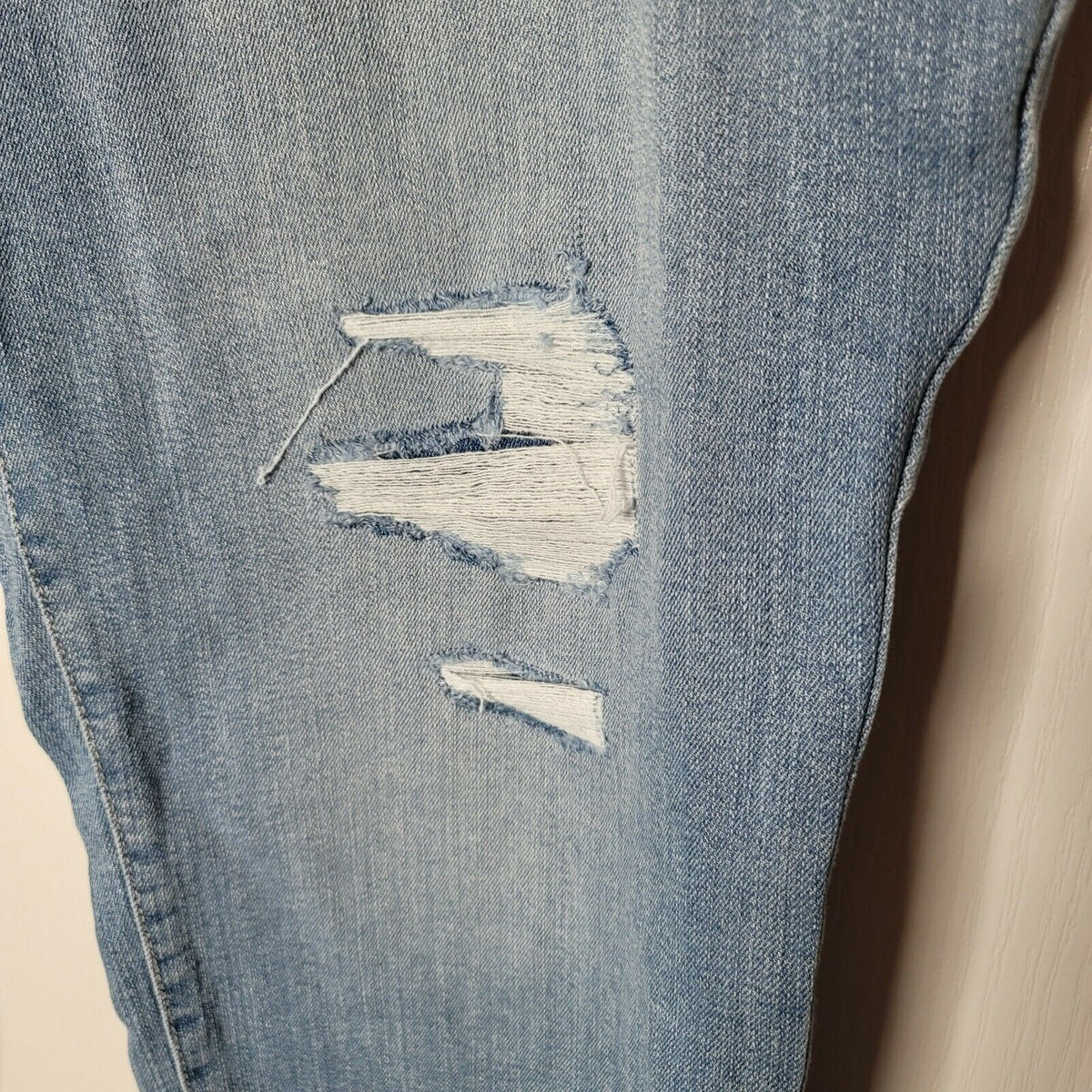Style & Co Curvy Skinny Leg Jeans Distressed Mid Rise Fly Button Blue 18 Destroy