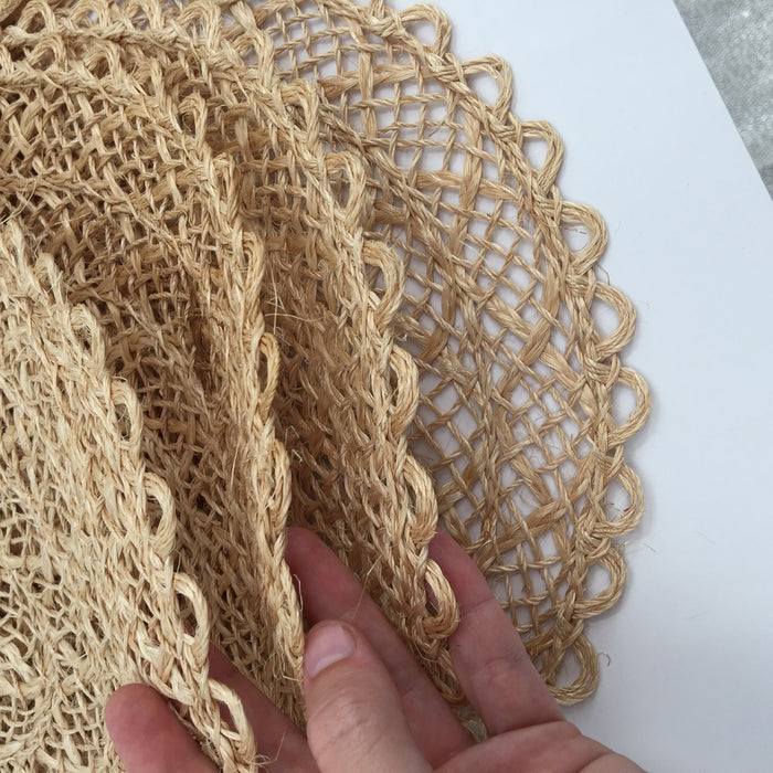 Vintage SET of 4  Raffia Straw Wicker Placemat Home Decor Round Earthtone