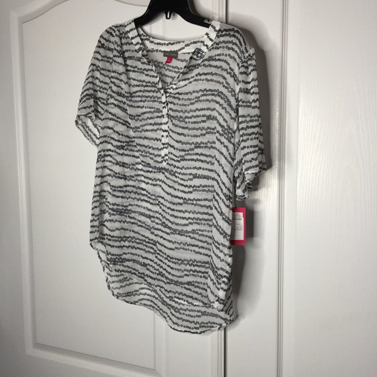 Vince Camuto Striped Floral Blouse Top Short Sleeve Large Work Casual Cozy Light