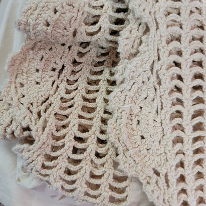Queen Full Bedspread drop sides Crochet lace fringe Coverlet Vintage Cream Tan