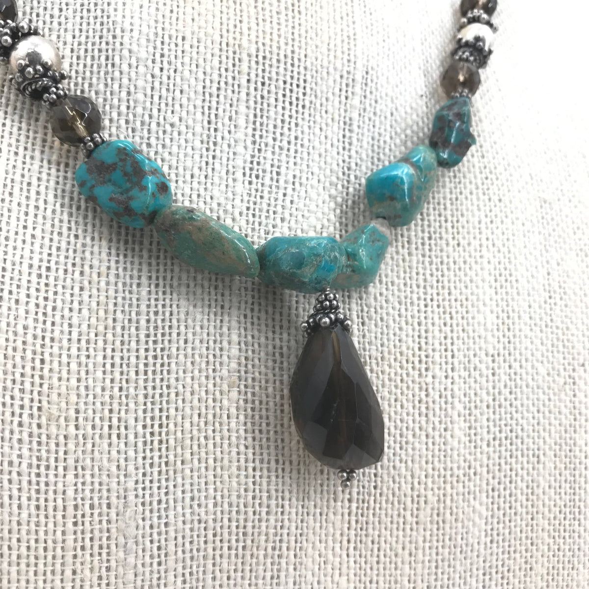 Vintage Turquoise Black Pendants & Stone Necklace Toggle Clasp single strand