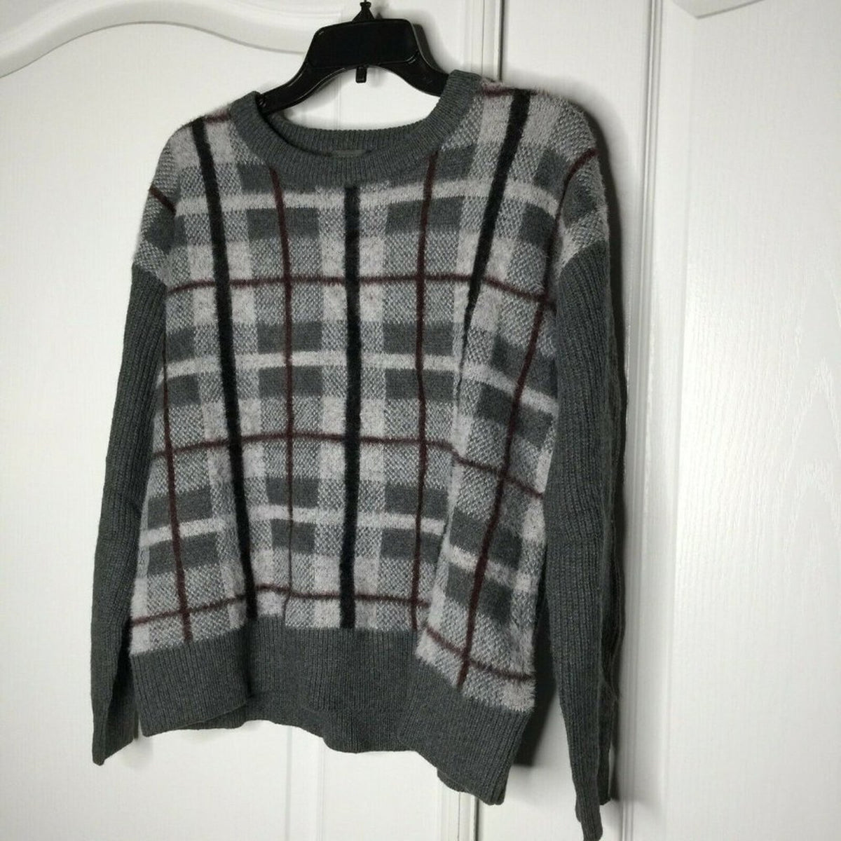 Vince Camuto Pullover Sweater Plaid Grey White Medium new Plaid Split Hem Sleeve