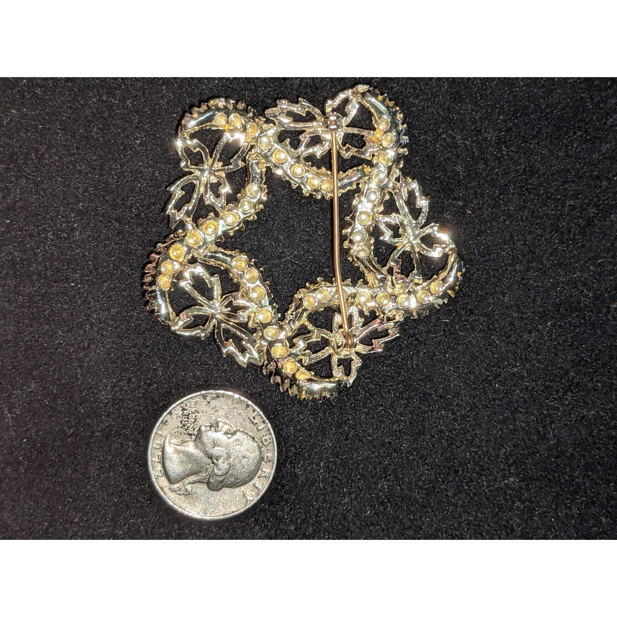 Vintage Golden Filigree Starfish Faux Pearl Brooch Ornate Metal Pin