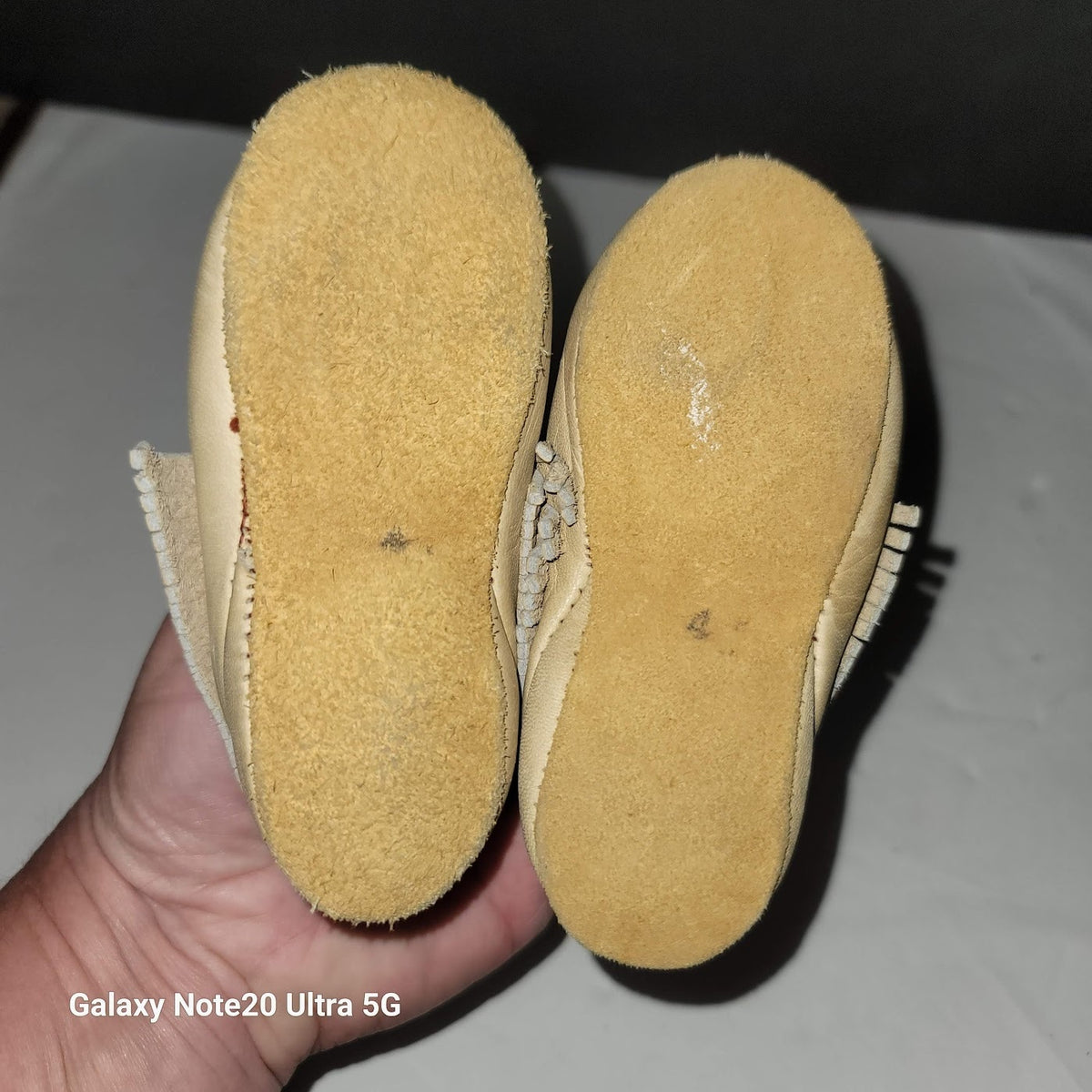 Johnsons Canyon Youth Size 4 Mocassions Leather Sherpa lined Fringe Suede Bottom