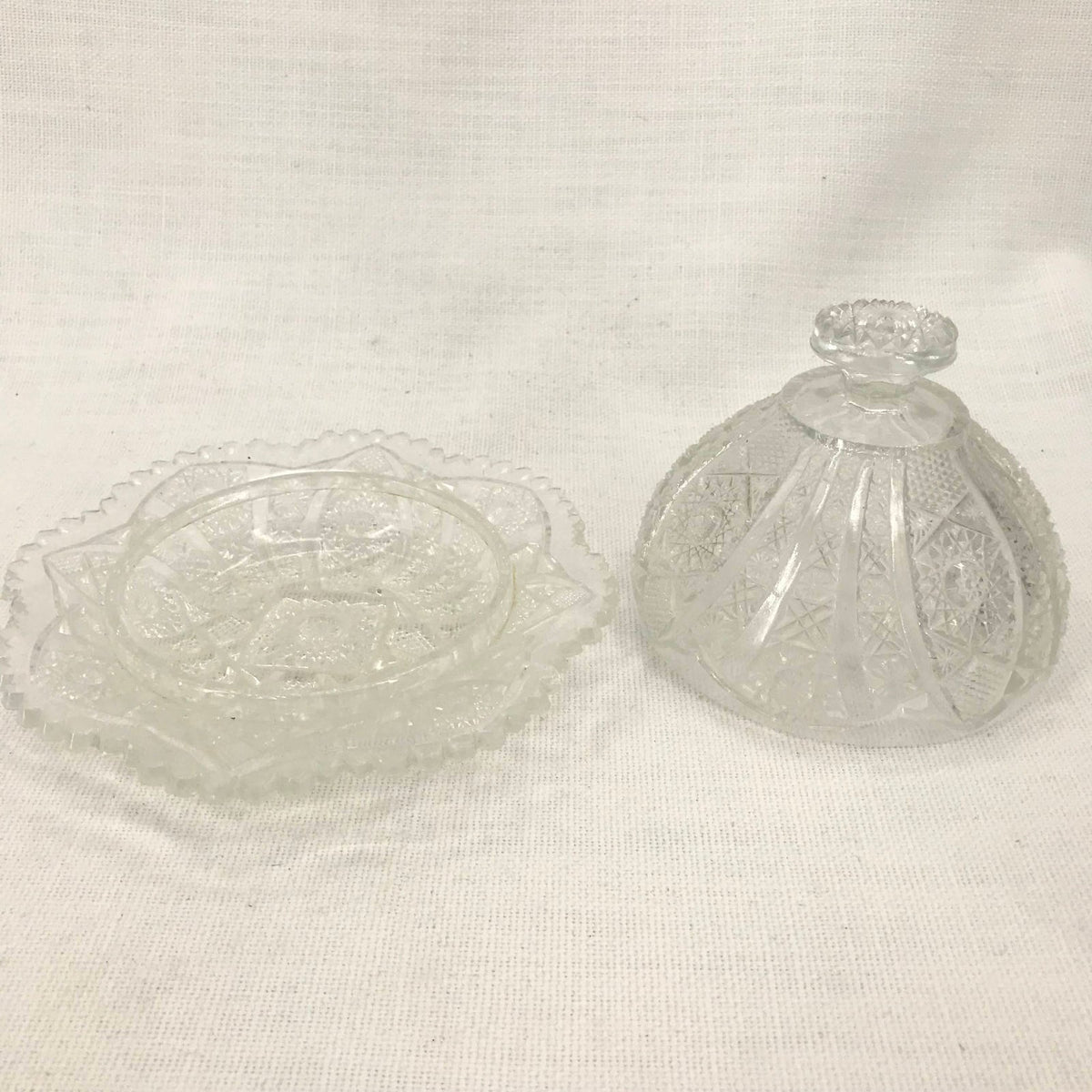 EAPG Crystal Glass Butter Oleo Dish Crystal Round Covered Antique Vintage Clear