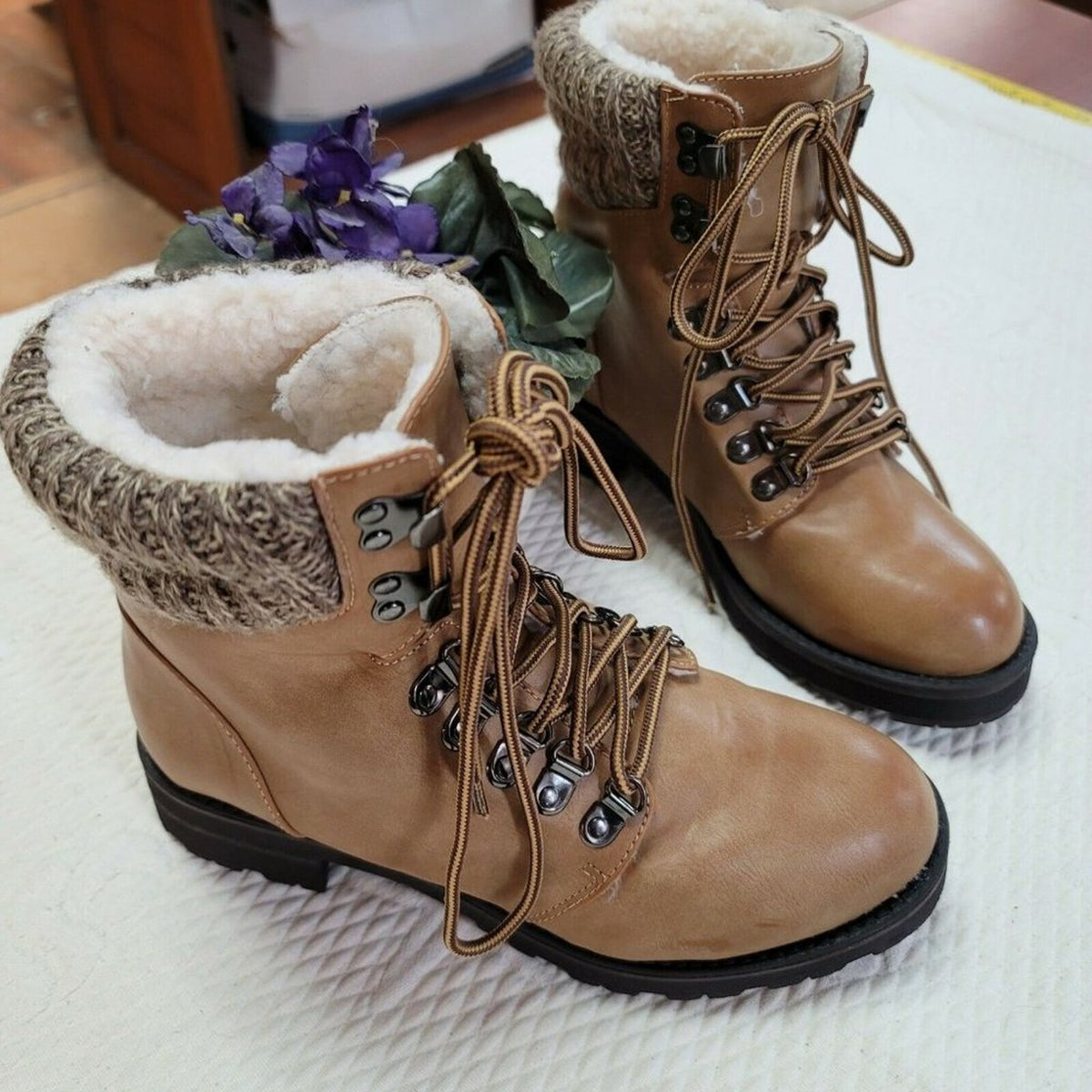 NWT MIA Marylyn Boot Round Toe Lace-Up Faux Leather Size 8M New lined