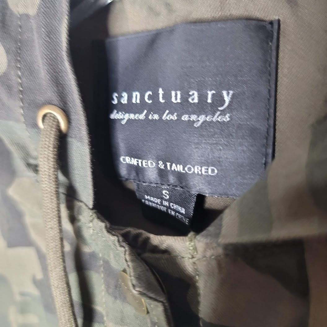 Sanctuary Camouflage Small Jacket Hoodie Jacket  Quarter Sleeve  NEW  Pockets