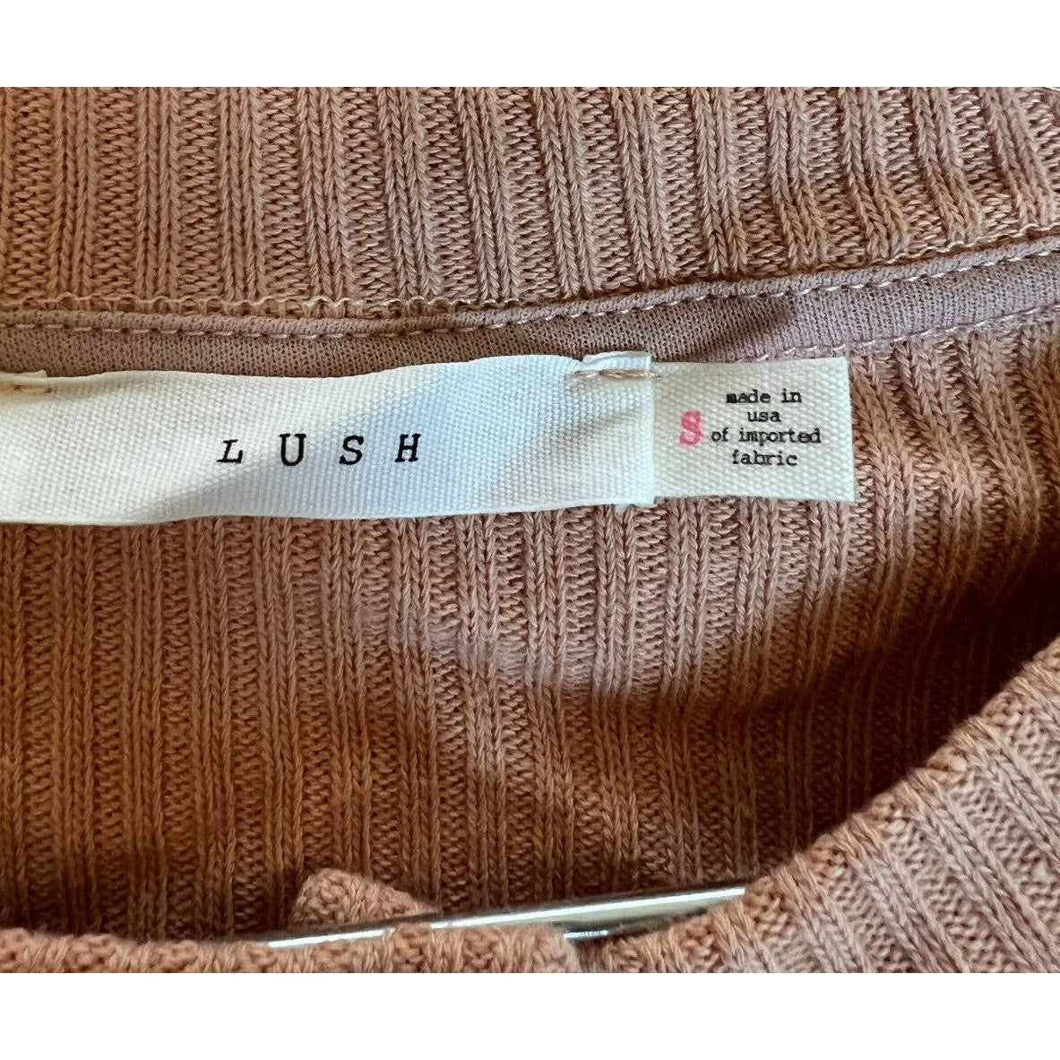 Lush Crop Top Small Cafe Creme/Peach NEW Rib Knit Buttoned Henley Long Sleeves
