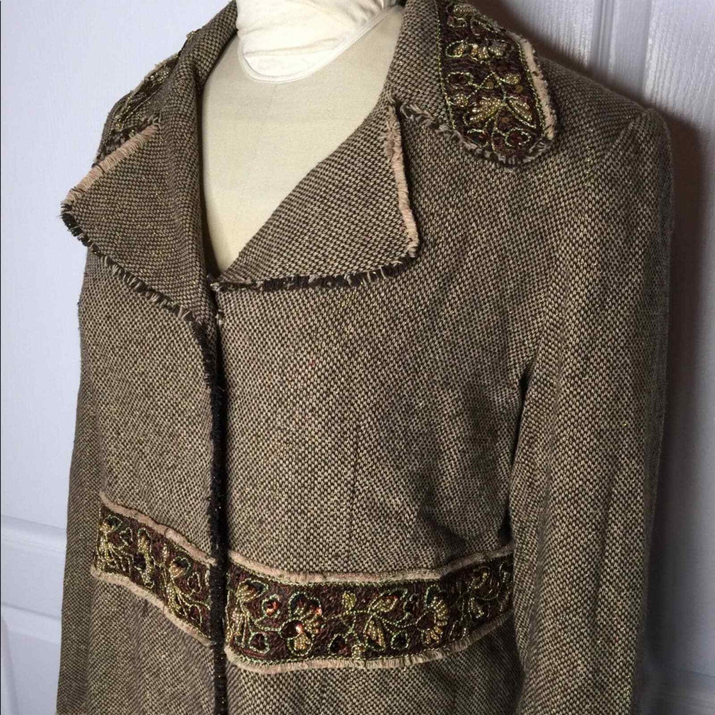 Parisian Raw edge jeweled blazer 16 Tan Bronze Vintage Collar Long Sleeve Casual