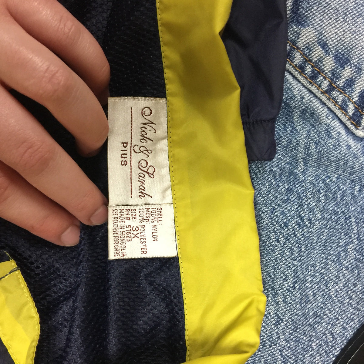 Nick & Sarah Plus Navy Blue and Yellow Jacket Size 3X Windbreaker 80s Activewear