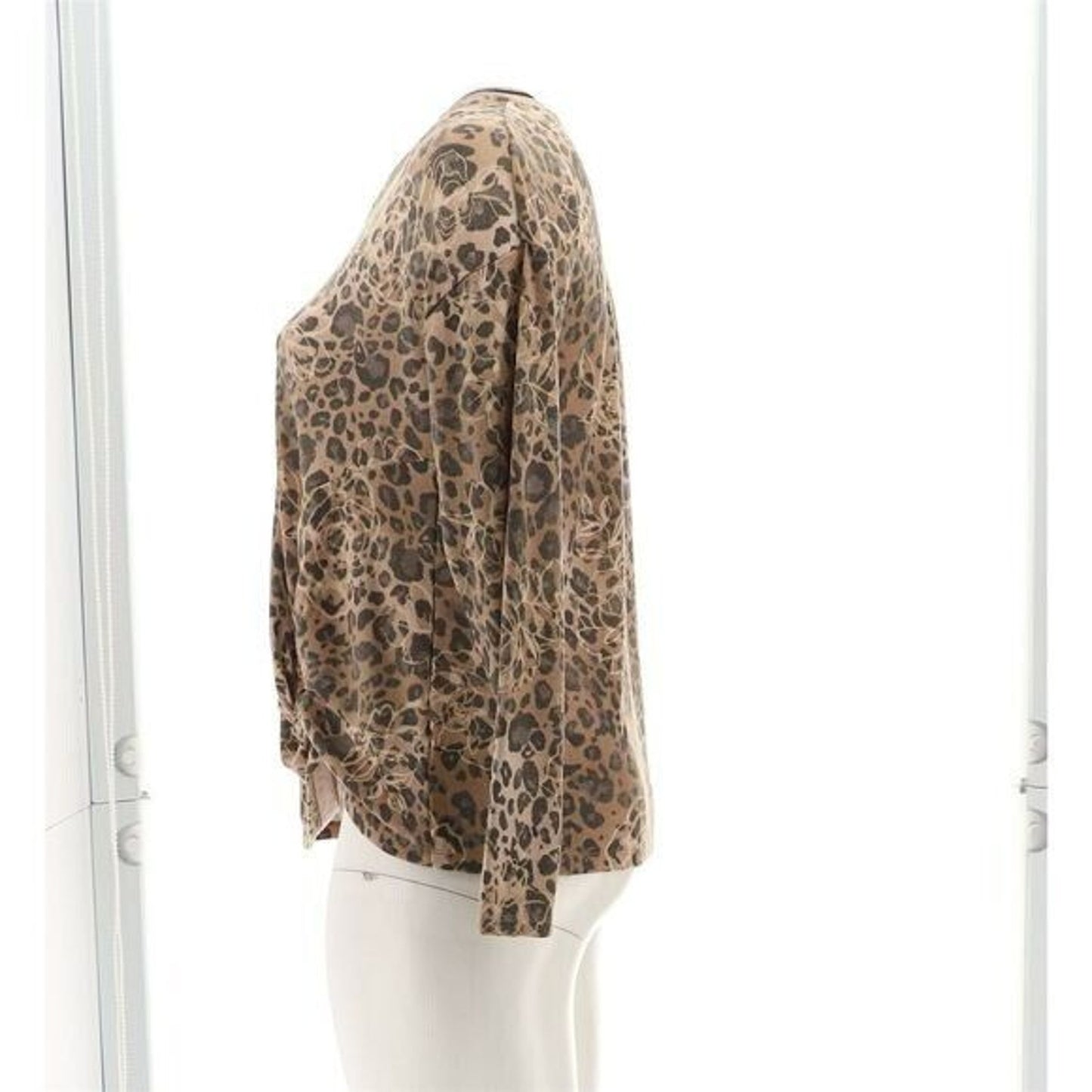 Democracy Sweater Top Twist Hem Animal Print Medium Taupe NWT Long Sleeve V-Neck