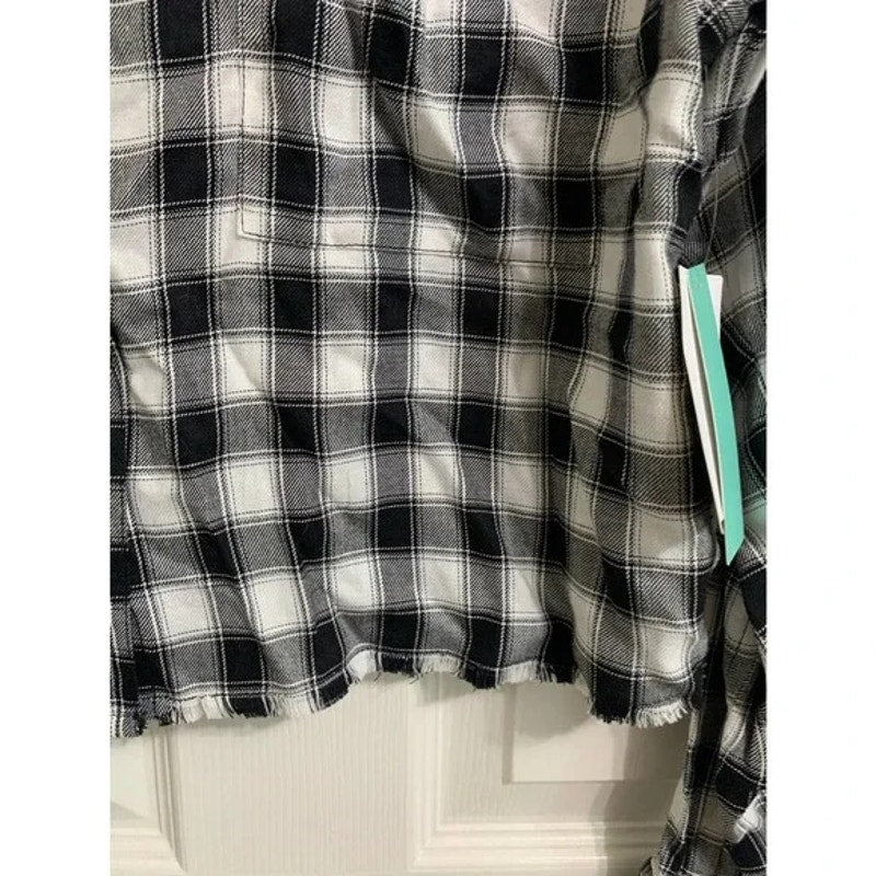 ABOUND Black & White Dobby Plaid size Extra Small XS NEW Raw Fringe Hem Crop Top