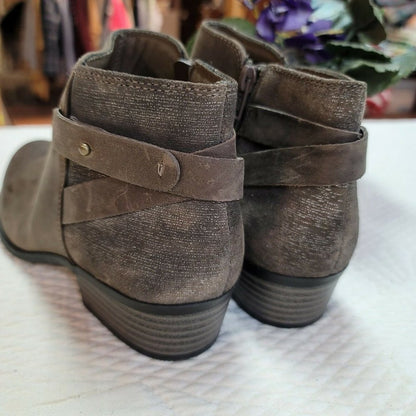 New Clark Bailey Adjustable Strap Boot Booties Almond Toe Leather Brown 7.5 USA