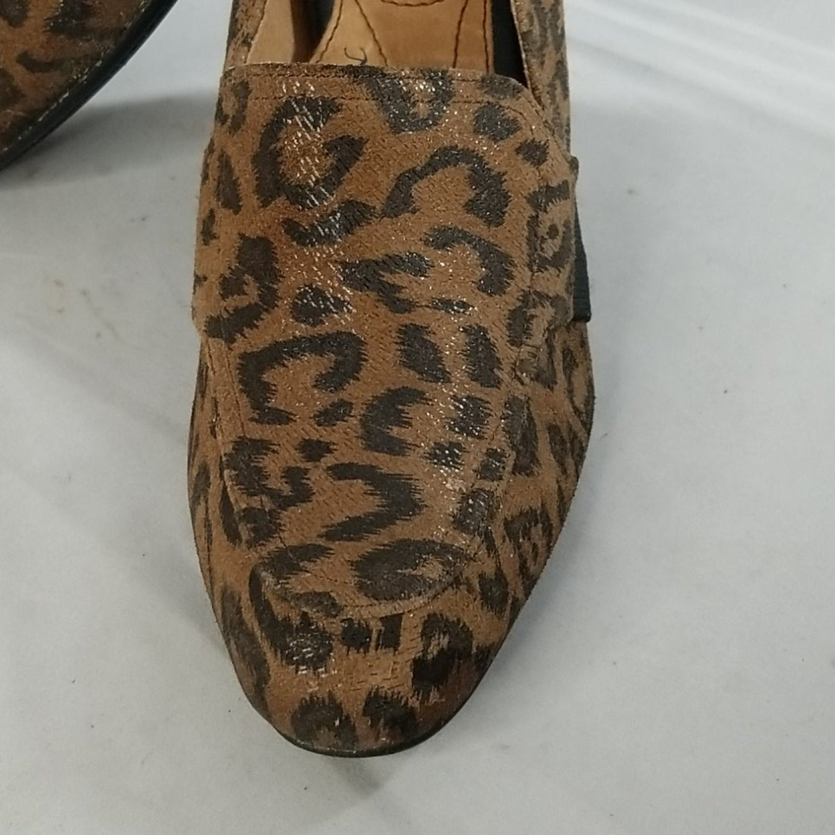 SOFFT leather Cheetah Animal print wedge stacked heel Size 6M PreOwned Comfort