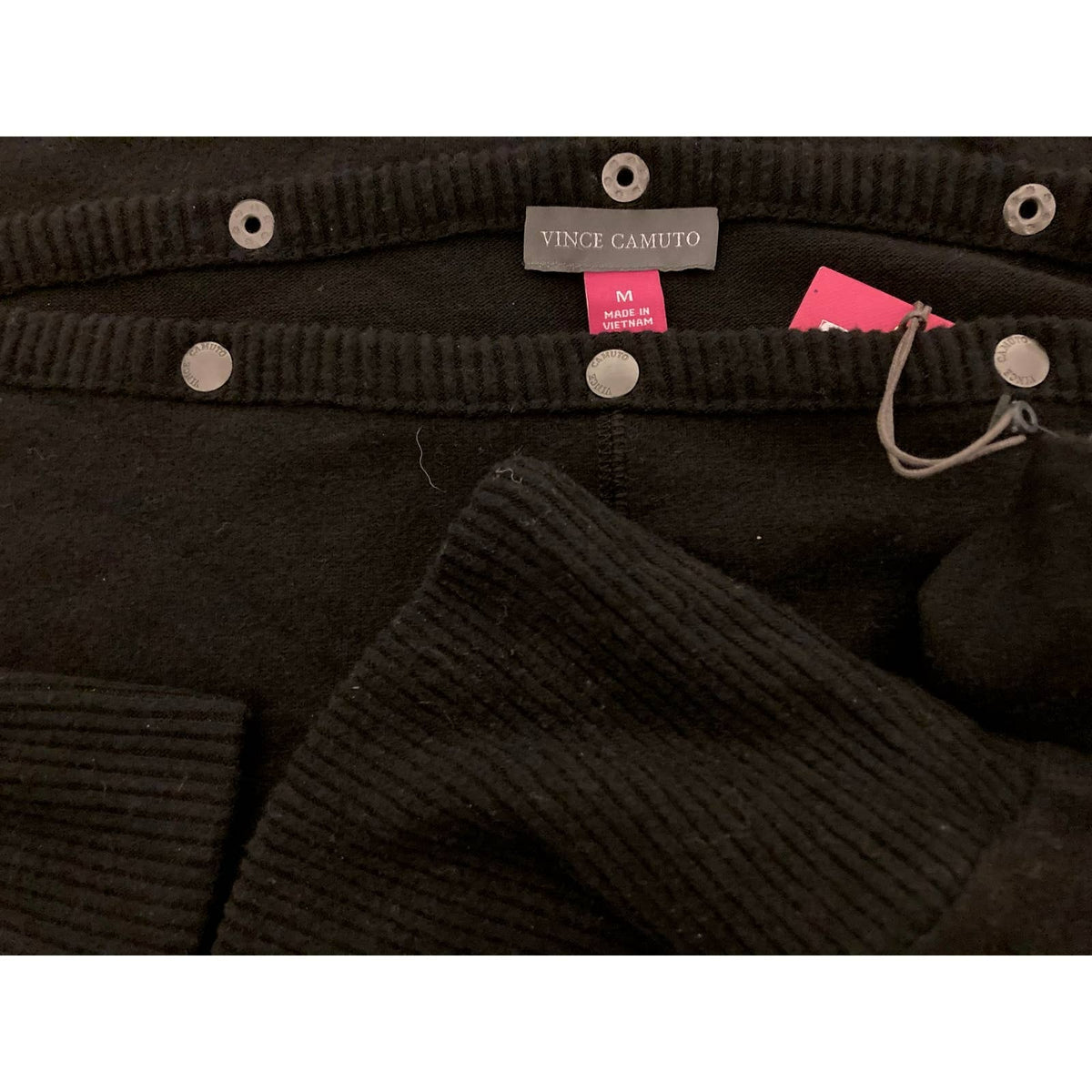 Vince Camuto Women's Snap Trim Dolman Sleeve Sweater Size Medium Black NWT Cozy