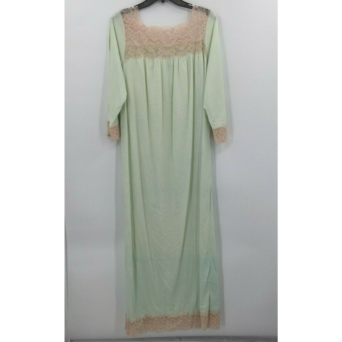 Rutledge Vintage Sleepwear Nightgown 3/4 Sleeves Square Neck Size Medium