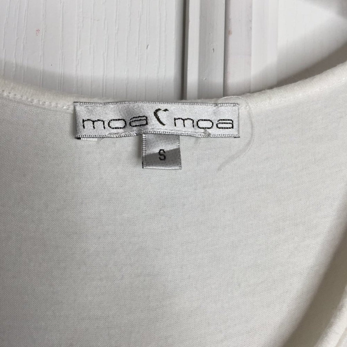 Moa Moa Pleated Tank Tie Back Top Flower Front Sleeveless Scoop Neck Ivory SMALL