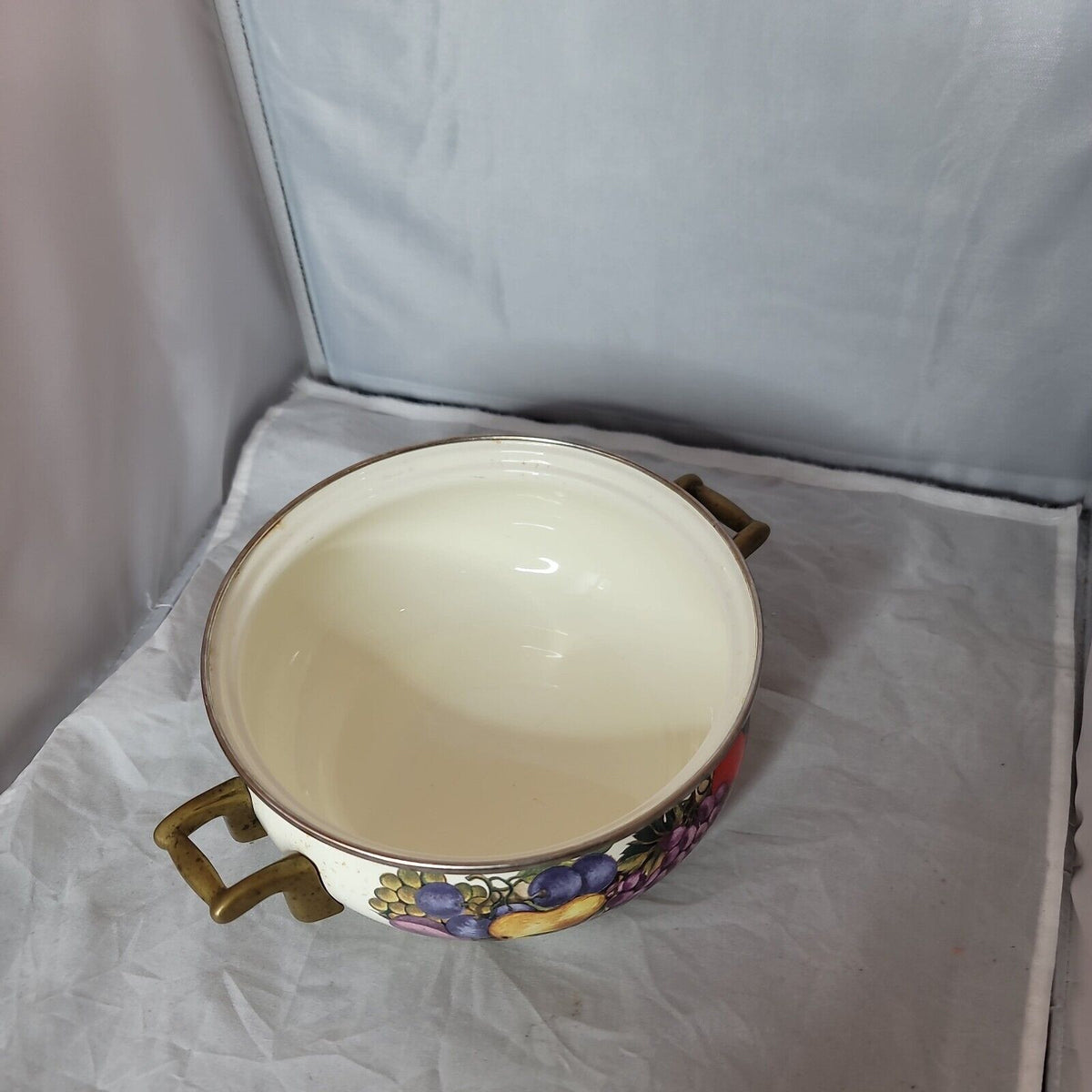 Tabletop CORNUCOPIA Enamel on Steel 2 Qt Dutch Oven w/ Lid, Fruit, 8" Diameter
