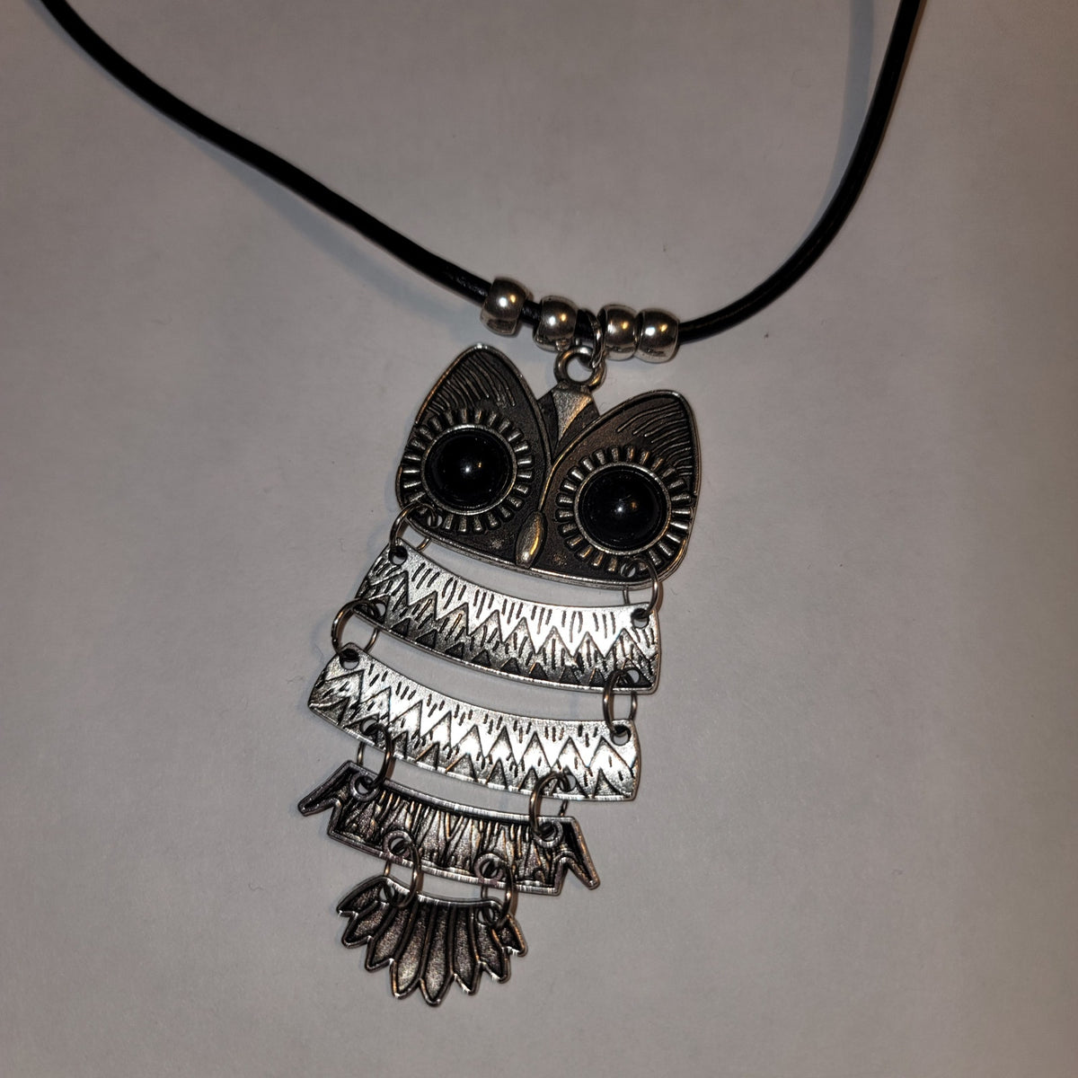 New metal black aged silvertone TIERED Big Eye Owl Necklace Vinyl Chocker Slide