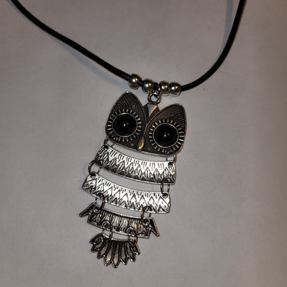 New metal black aged silvertone TIERED Big Eye Owl Necklace Vinyl Chocker Slide