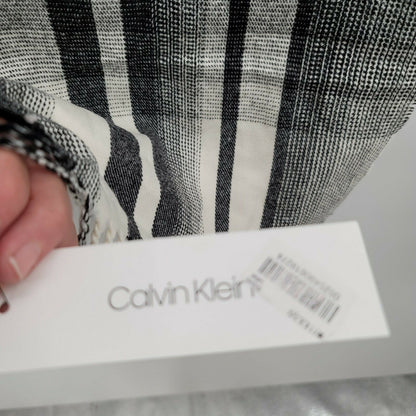 Calvin Klein Plaid Blanket fringe Woven Scarf Color Gray/Black/ white One Size