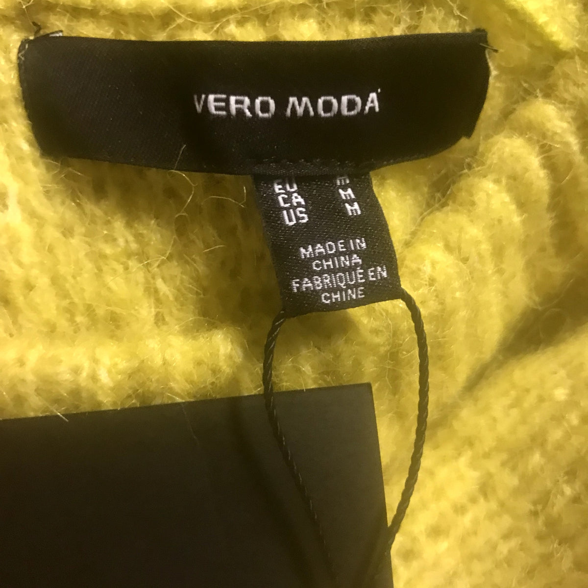Vero Moda NWT Daisy Wide Shoulder Sweater In Celery size Medium yellow