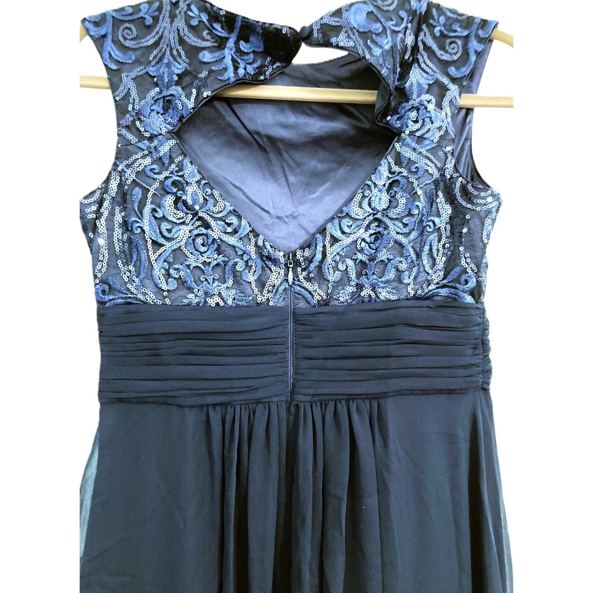 Eliza J Lace Sequin Chiffon Cap Sleeve Formal Gown Size 0 Navy NWT Formal dress
