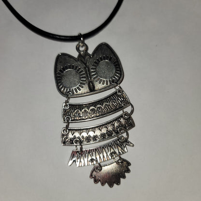 New metal black aged silvertone TIERED Big Eye Owl Necklace Vinyl Chocker Slide