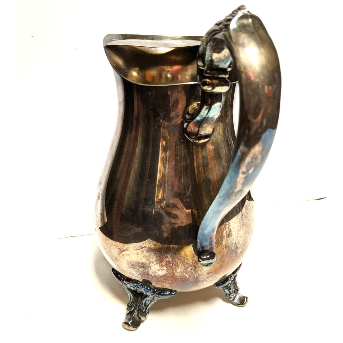 WM Rogers Ornate Plated Silver Stainless Steel 4 Footed Drink Pitcher Ice Lip 317