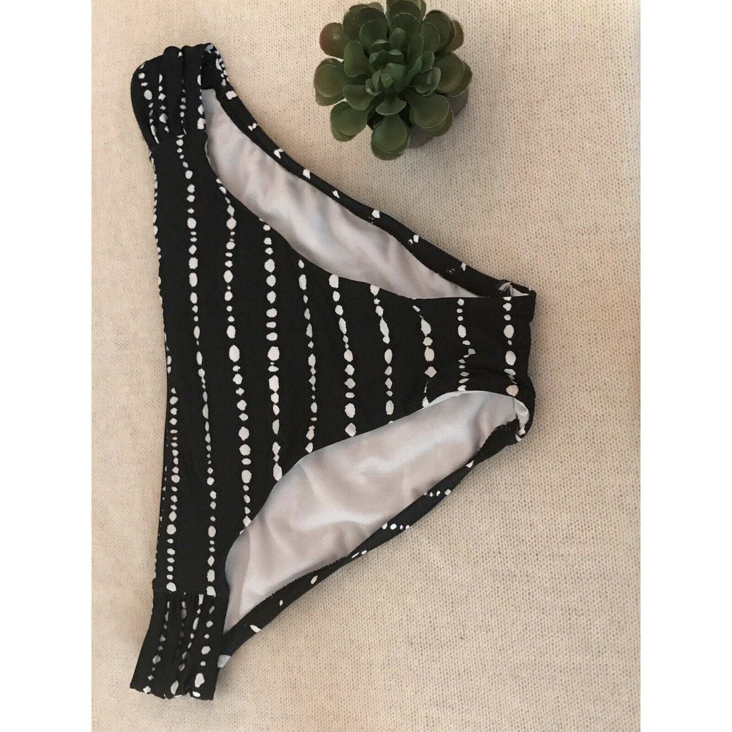 Bar III NEW Black White Spotted Bikini Bottoms Size Medium swimsuit Bathing swim