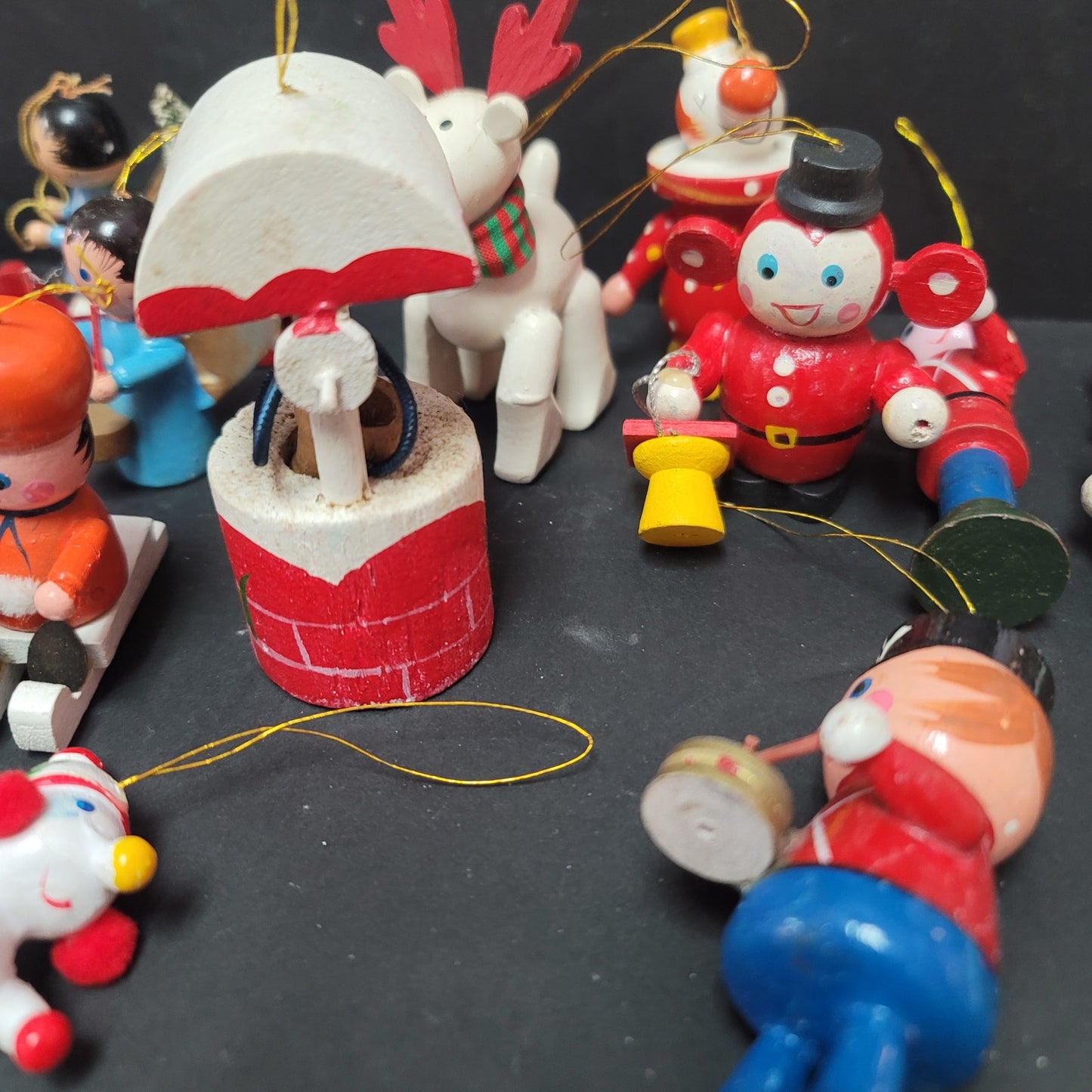 Lot 20 vintage wooden ornaments Santa Well Snowman Elves sleighs Sled Nutcracker