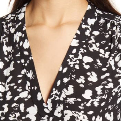 Vince Camuto NEW Floral Rumple Blouse Size Medium