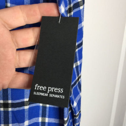NWT Free Press Plaid Flannel Button Up Size Medium long Sleeve Shirt Top