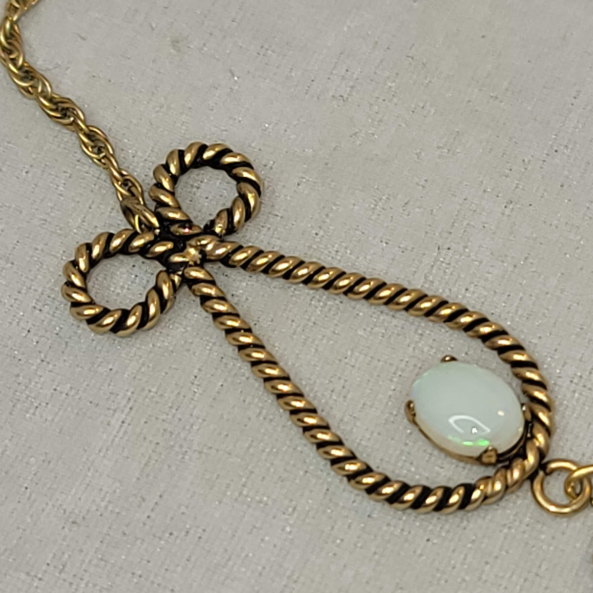 Vintage 1940s1950s Necklace 12Kt GF Gold Filled Opal Pendant