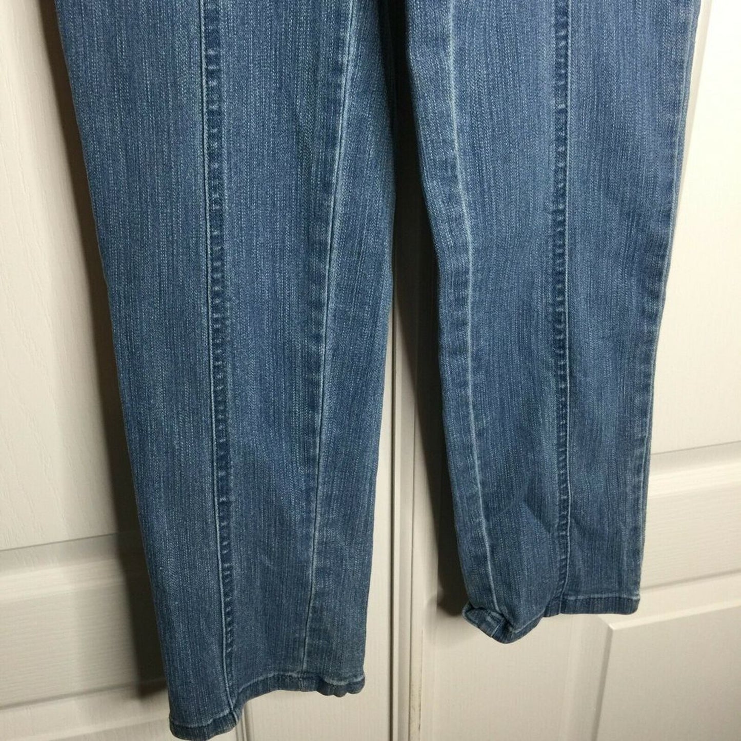 D & Co. Classic Stretch Waist Jeans pull  jegging Acid Wash Jeans Size 2 Skinny